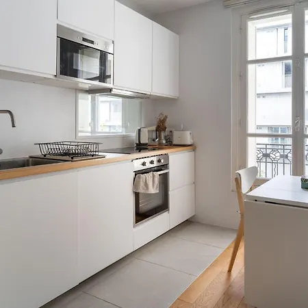 Airy And Stylish 1bd Flat Ile Saint-louis *