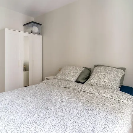 Airy And Stylish 1bd Flat Ile Saint-louis
