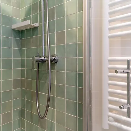 Airy And Stylish 1bd Flat Ile Saint-louis