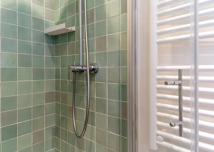 Airy And Stylish 1bd Flat Ile Saint-louis